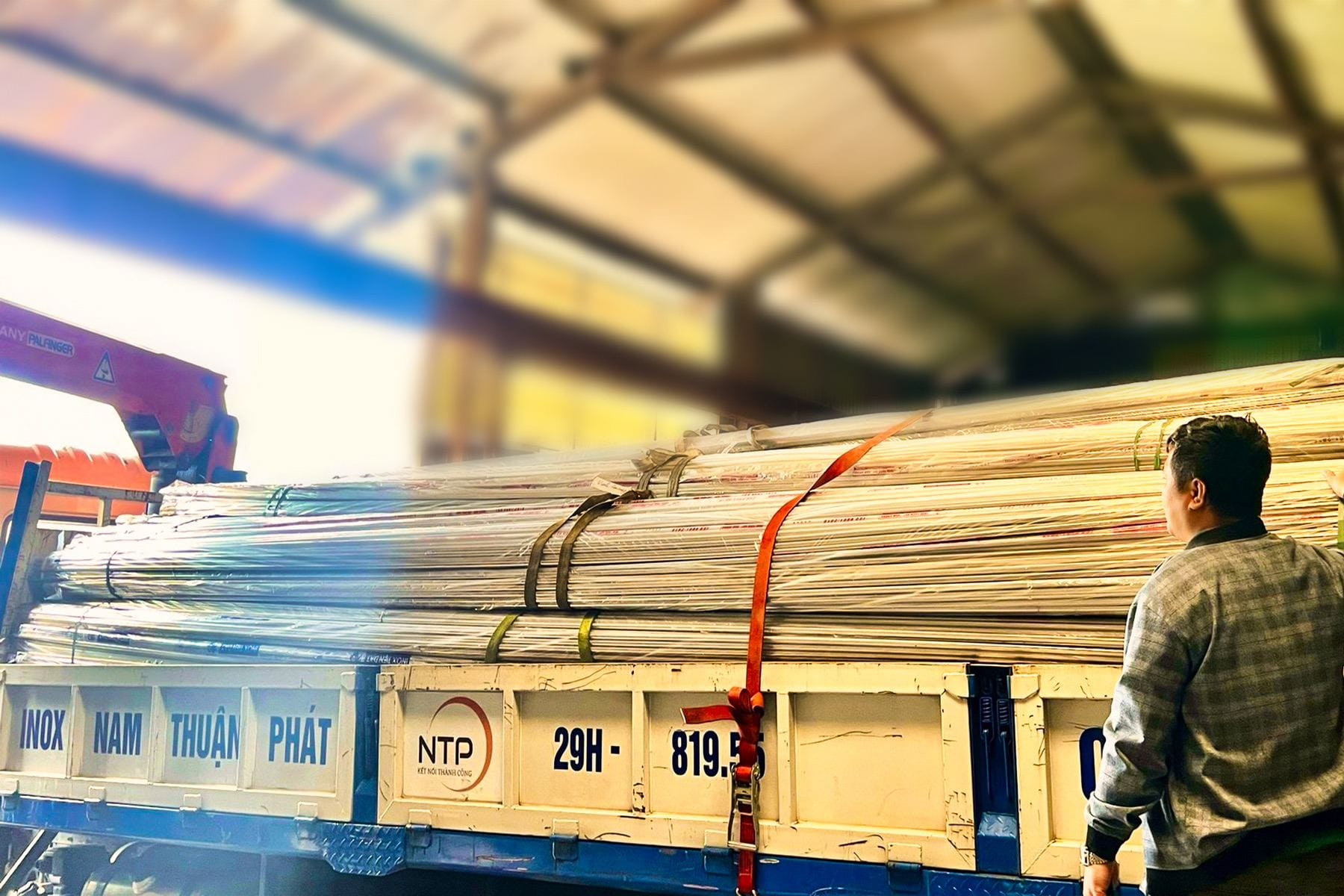 Nhà Phân Phối Inox Lớn Nhất Miền Bắc | Nam Thuận Phát 7 Nhà Phân Phối Inox Nam Thuận Phát với đội ngũ xe tải vận luôn sẵn sàng giao hàng nhanh chóng